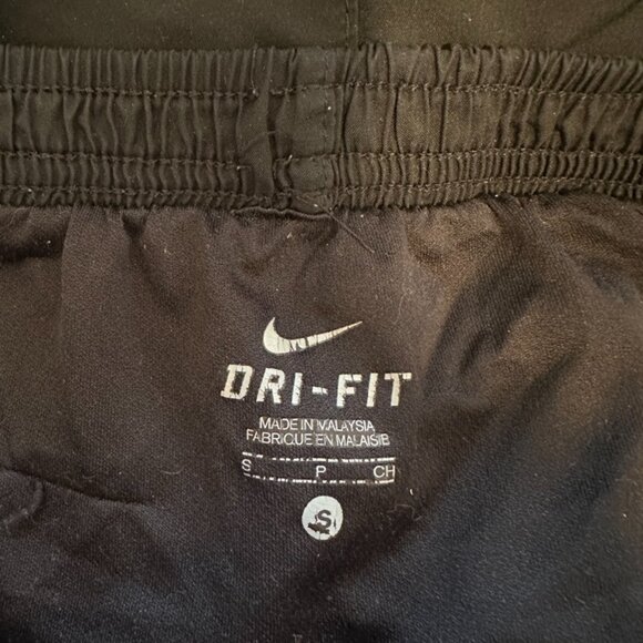 Nike Black Dri-Fit Women's Athletic Workout Gym Shorts - Picture 3 of 7
